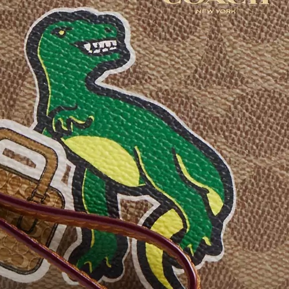 Coach Corner Zip Wristlet In Signature Canvas nwt in packaging - Picture 3 of 5